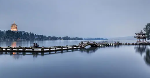 1739758117209